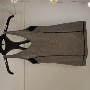 Lululemon Gray Stripe V Neck Cutout Racerback Built In Bra Shelf Tank Top size 6